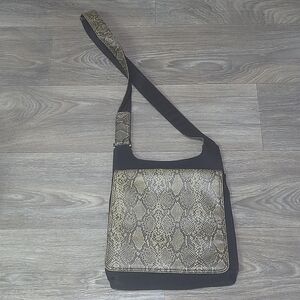 ❤️5/$25 EUC Snake Skin Cross Body